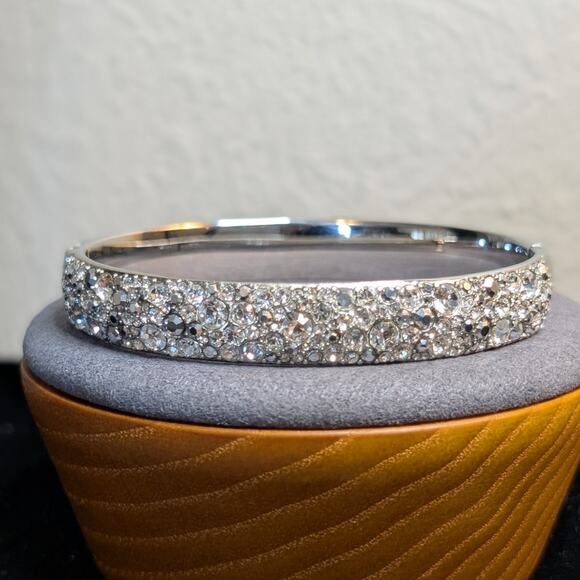 FOSSIL Silver Tone Rhinestone Encrusted Hinged Oval Bangle Bracelet - Picture 6 of 10